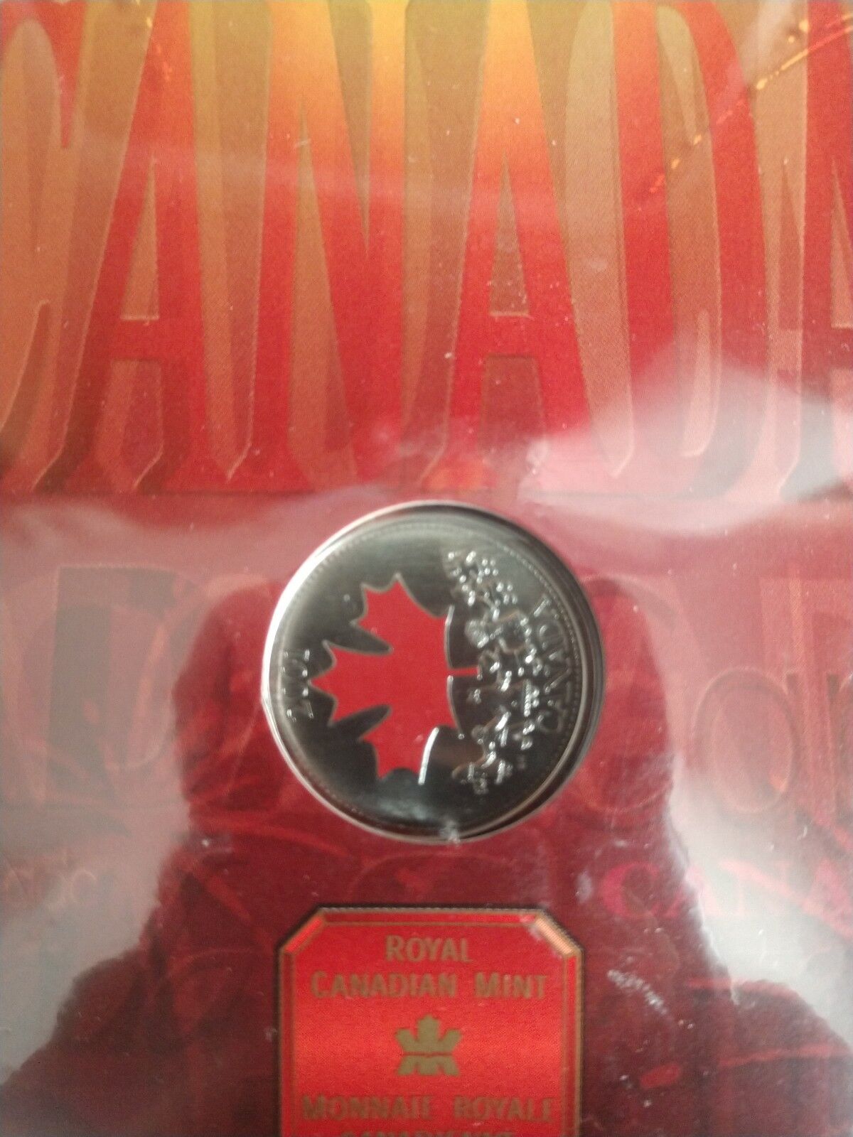 2001 Canada Red Painted Maple Leaf 25 Cent Coin N.I.P.