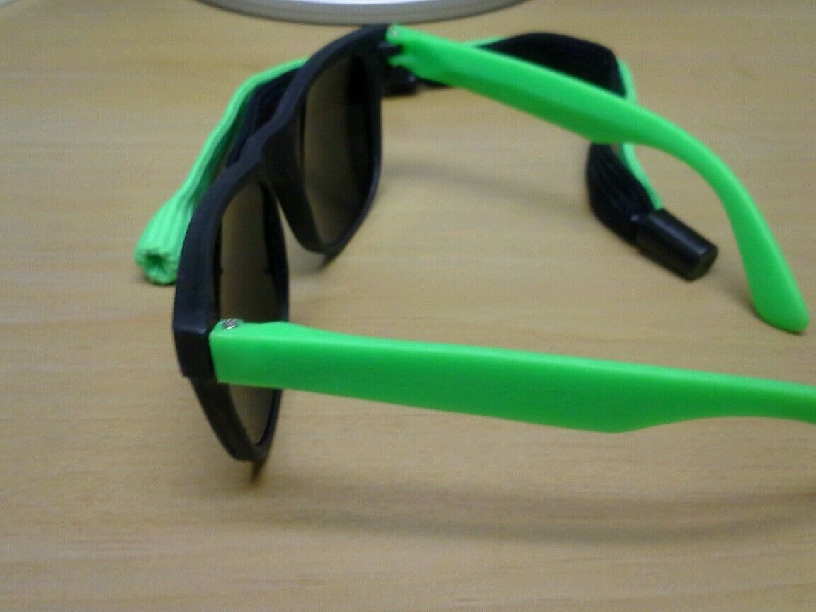 Malibu Cigarettes Green Plastic Sunglasses w matching keepers