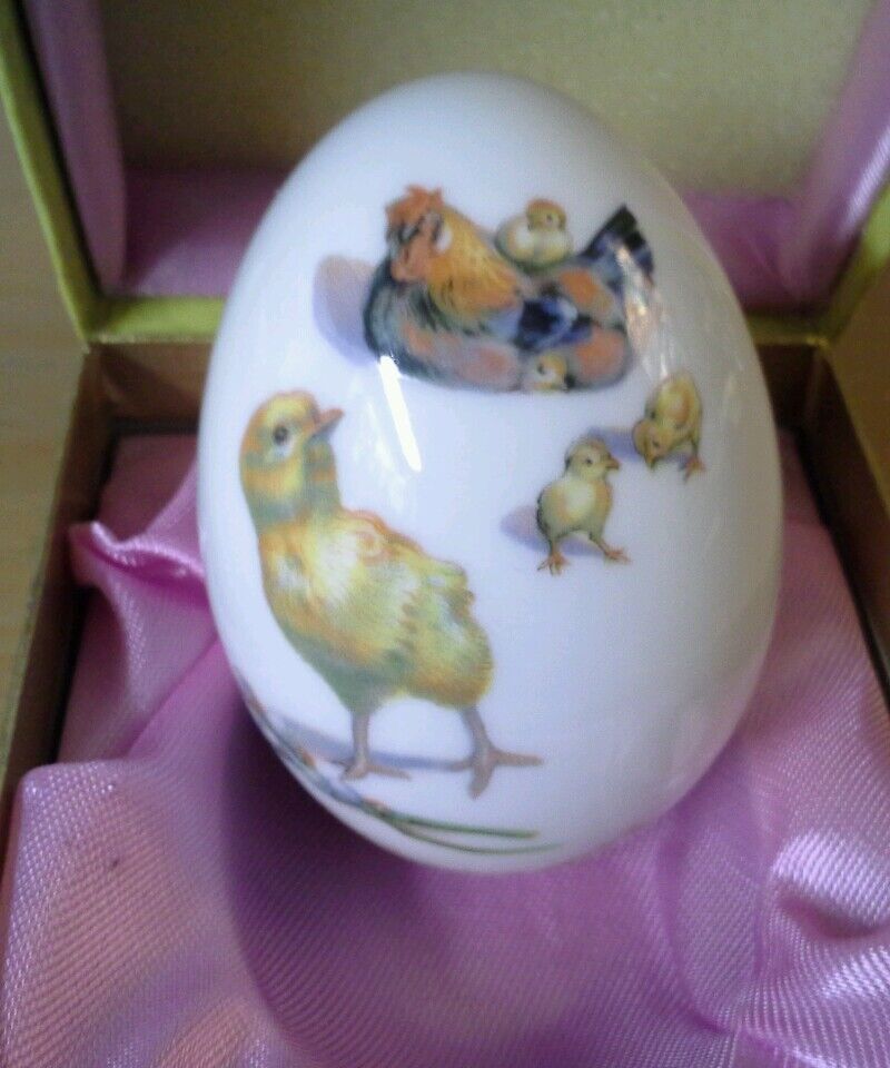 ROYAL BAYREUTH 1974 PORCELAIN EASTER EGG TETTAU GERMANY BABY CHICKS