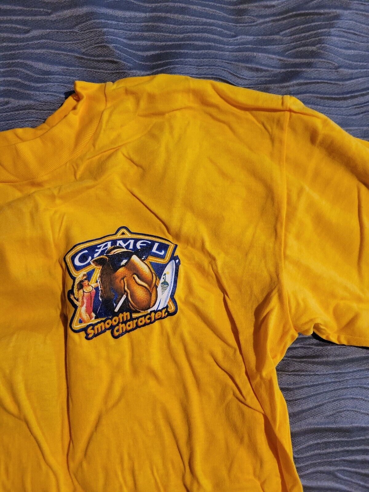 Camel Cigarettes  Smooth Character Yellow T-Shirt  Large N.I.B.