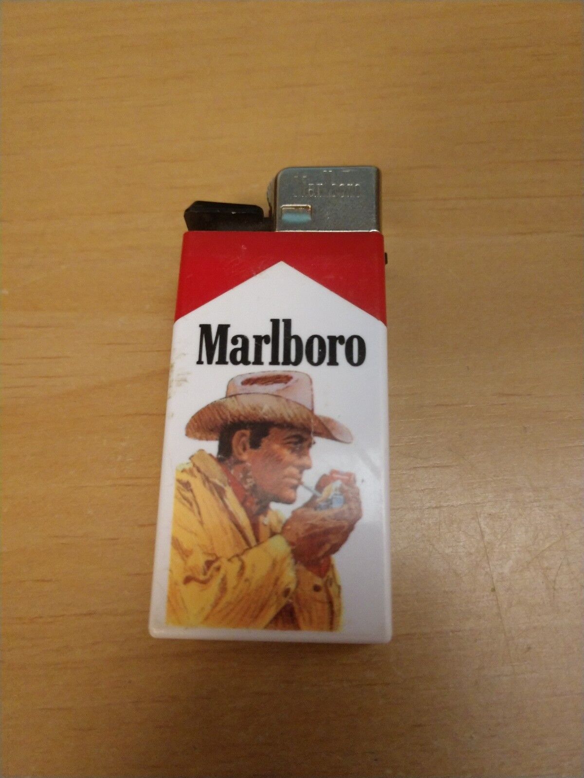 Marlboro Cigarettes Marlboro Man Red/White DisposableLighter