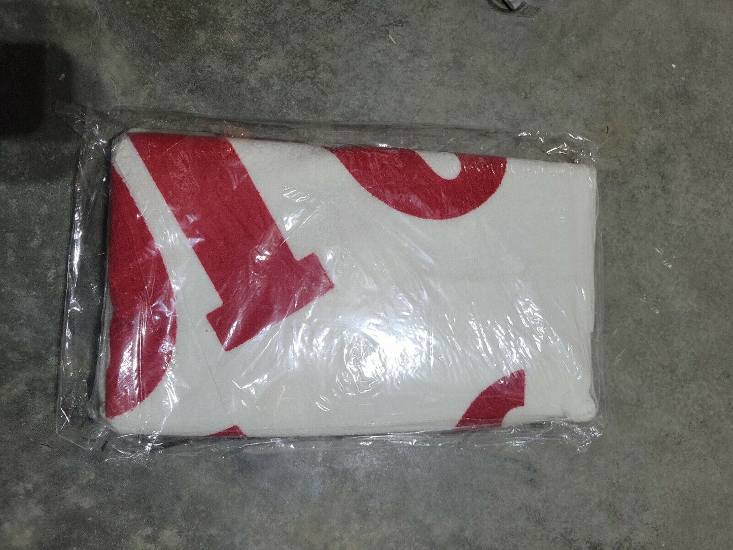 Marlboro Cigarettes Large White Beach Towel Red Lettering New in package