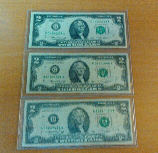 Lot of Three 1976 Series Chicago Two Dollar Federal Reserve Notes