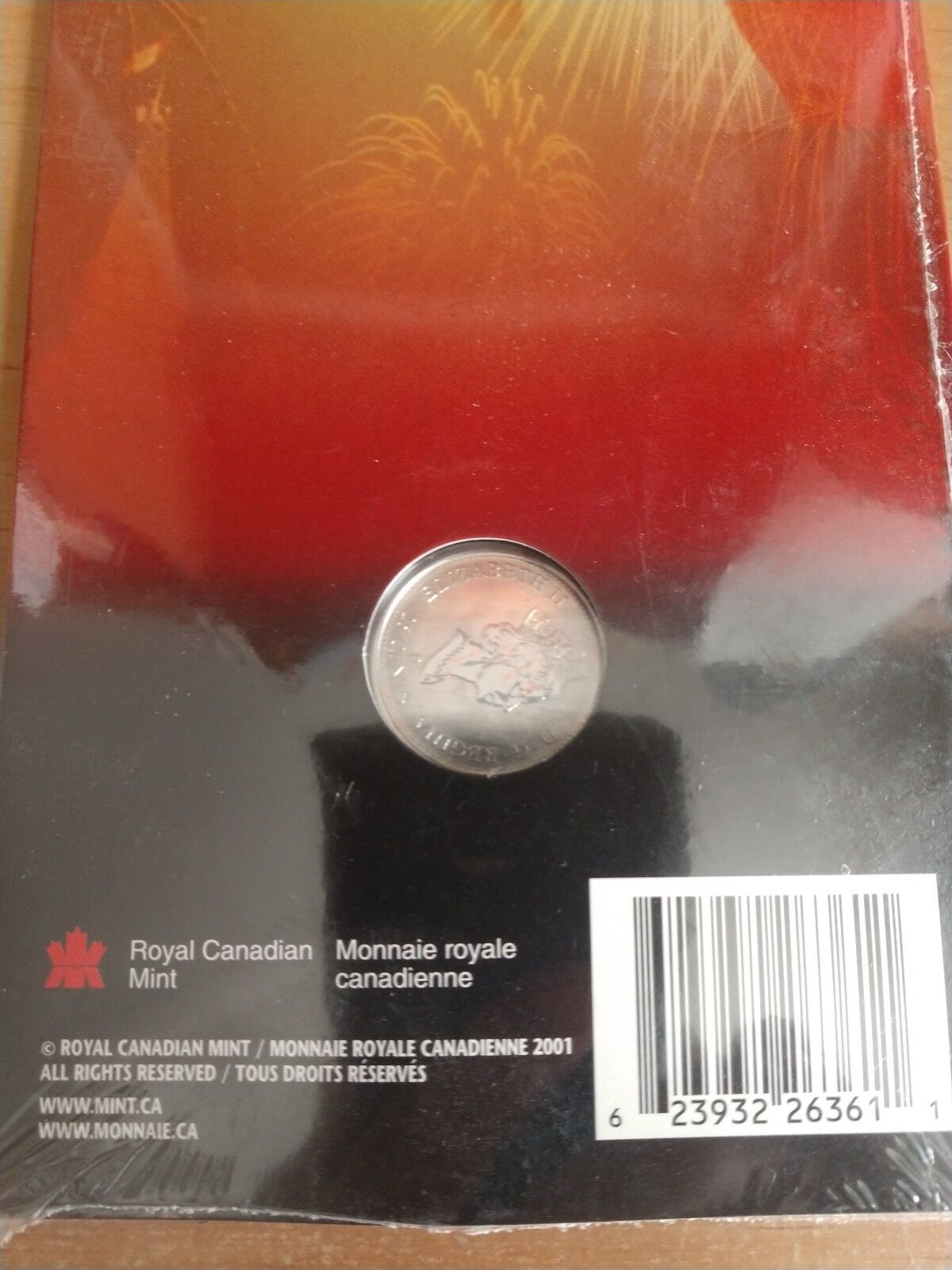 2001 Canada Red Painted Maple Leaf 25 Cent Coin N.I.P.