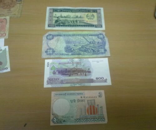 Lot of foreign bank notes